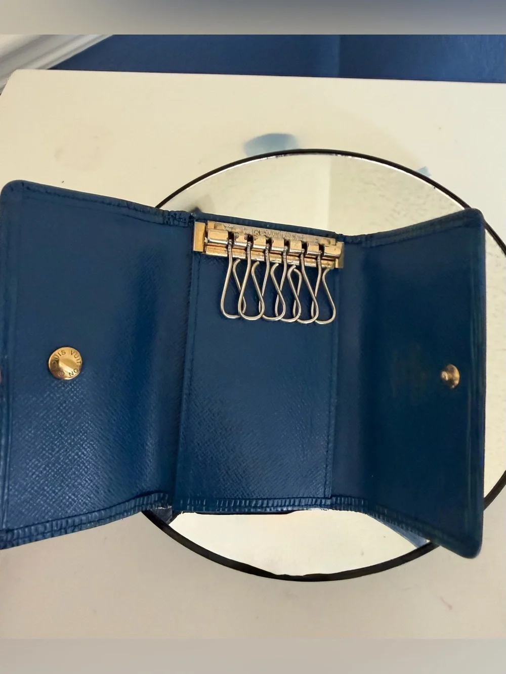 Louis Vuitton Epi Leather Key Holder Key Clave Blue 6 Keys